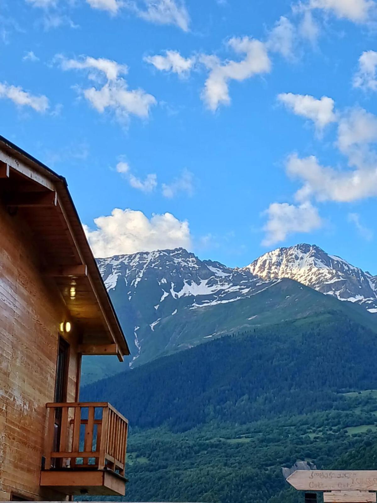 Cottage Qel メスティア エクステリア 写真