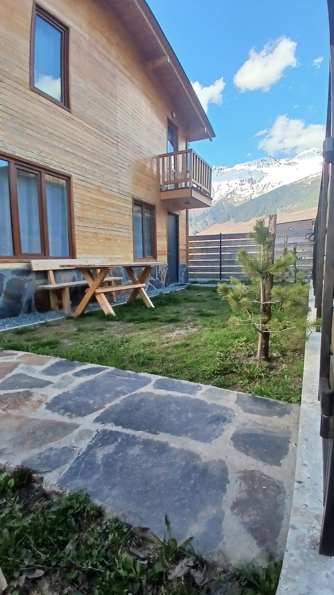 Cottage Qel メスティア エクステリア 写真